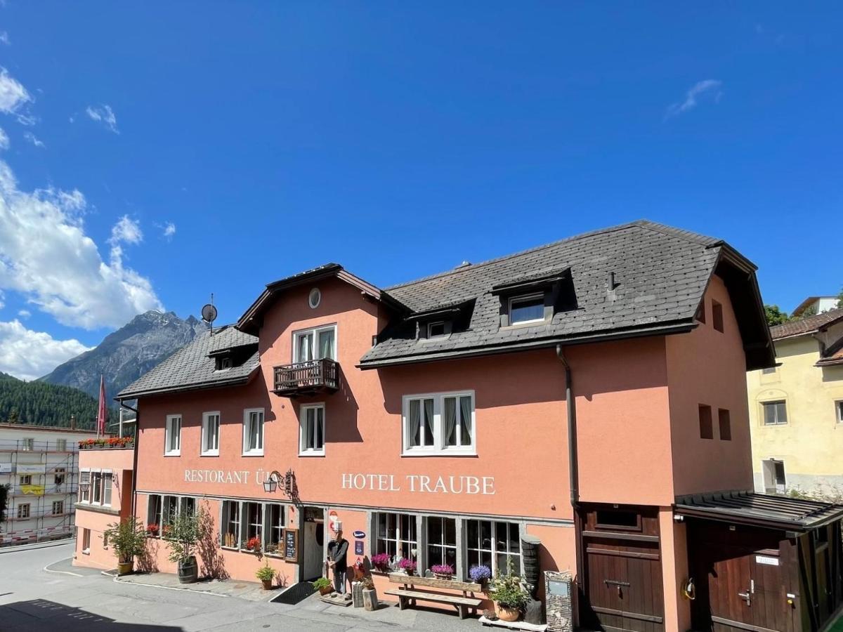 Hotel Traube Scuol Exterior foto