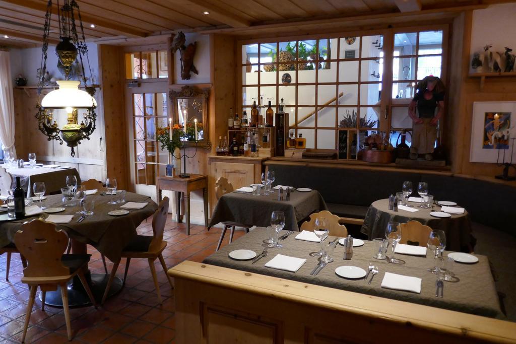 Hotel Traube Scuol Exterior foto