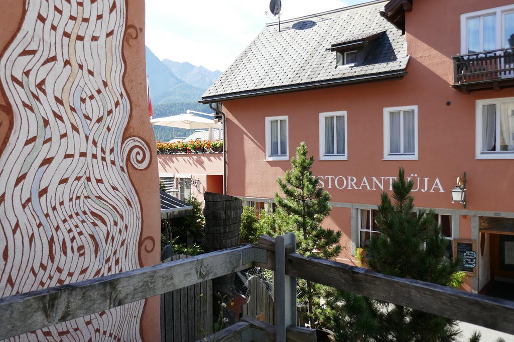 Hotel Traube Scuol Exterior foto