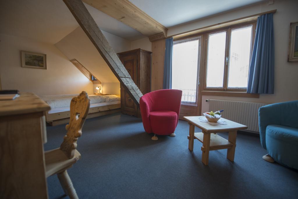 Hotel Traube Scuol Exterior foto