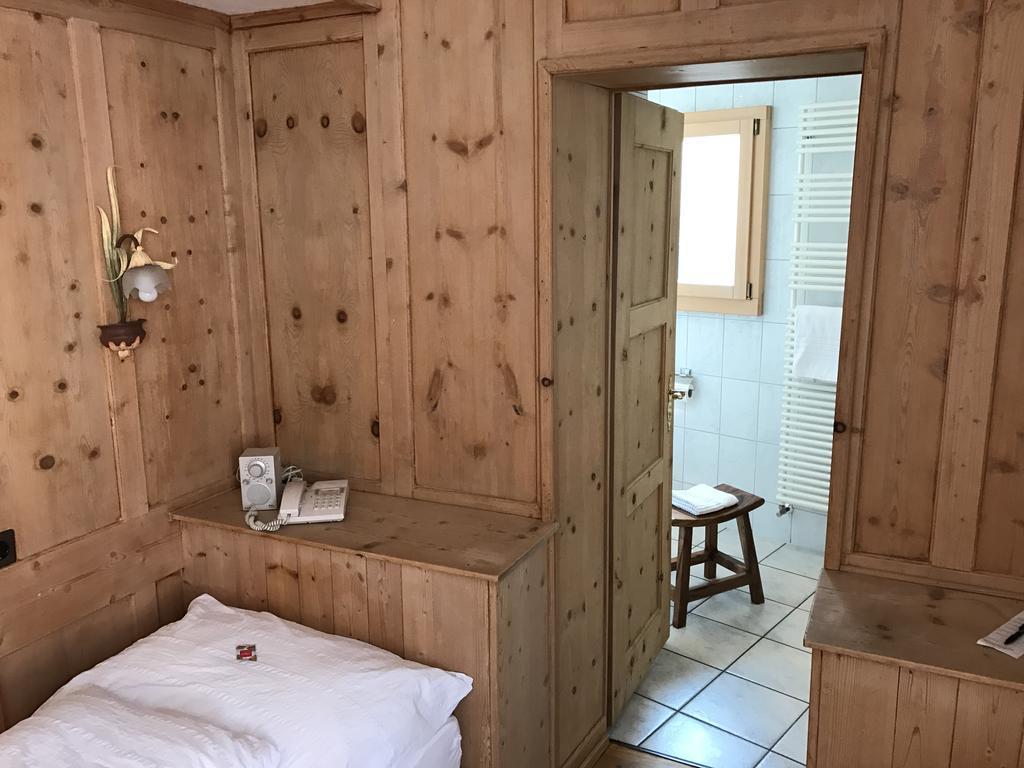 Hotel Traube Scuol Exterior foto