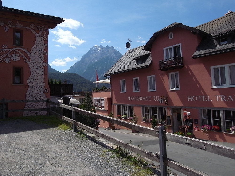 Hotel Traube Scuol Exterior foto